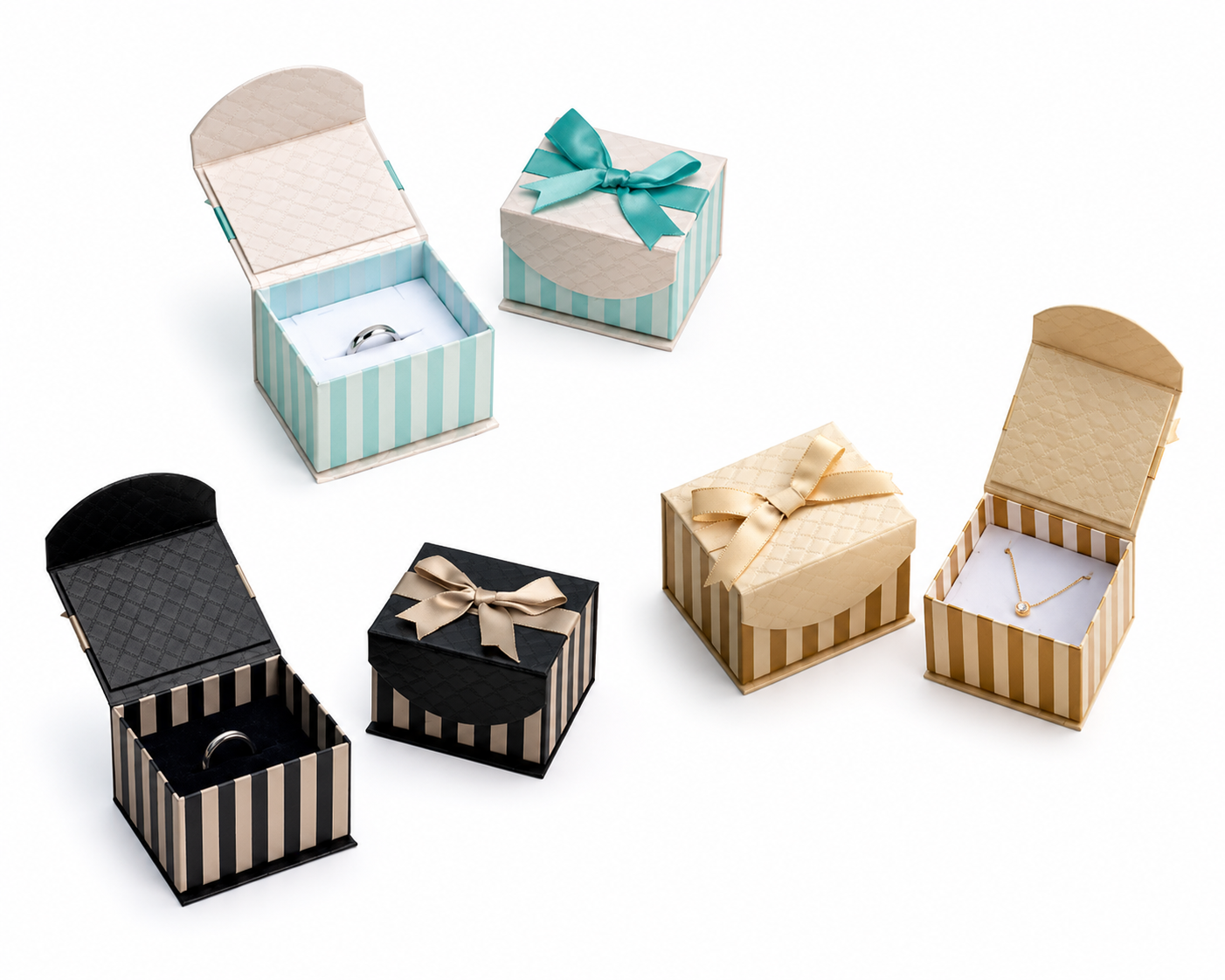 Customized jewelry box with magnet closure