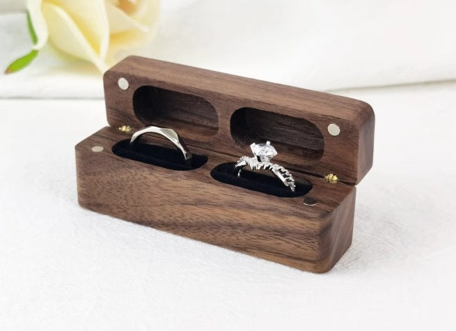 Oak wood ring box